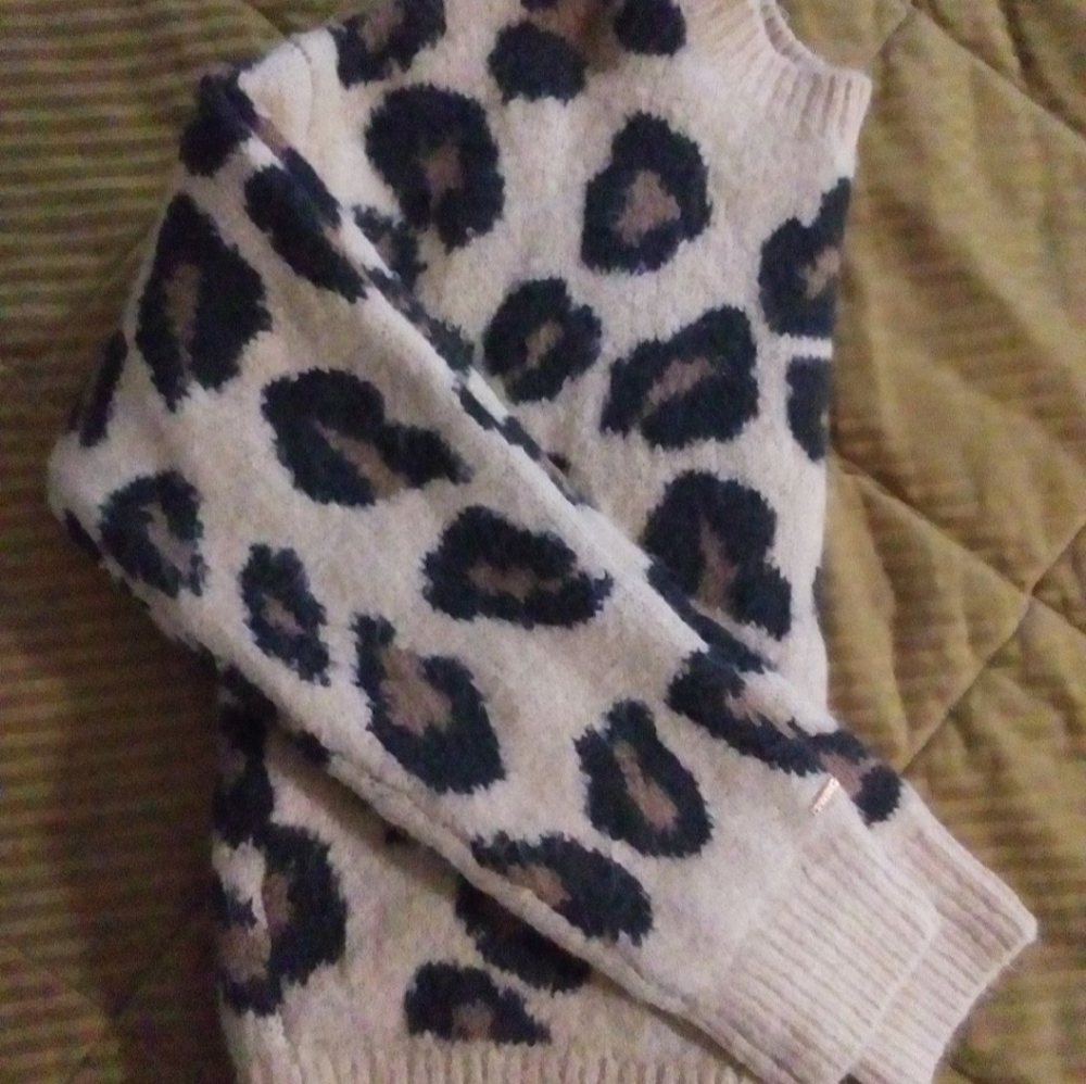 Sweater - Picture 3 of 4